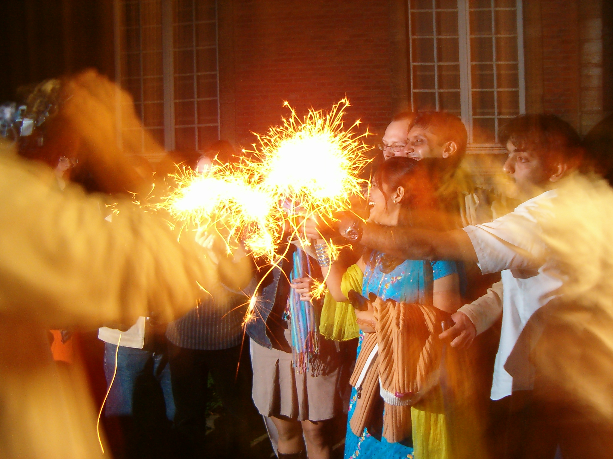 Playing_with_sparklers_on_Diwali